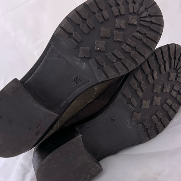 KURT GEIGER Brown Suede Buckle Ankle Boot Sheepskin Lined Low Heel Size 38/7-7.5 - Picture 12 of 15